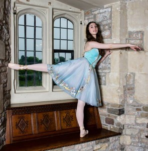 ballerina ballet dancer interview en pointe photoshoot